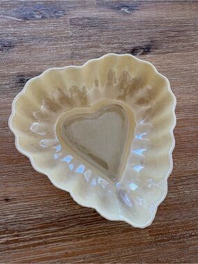 Belleek Irish Heart-Shaped Ceramic Trinket Dish in Pale Cream Iridescent